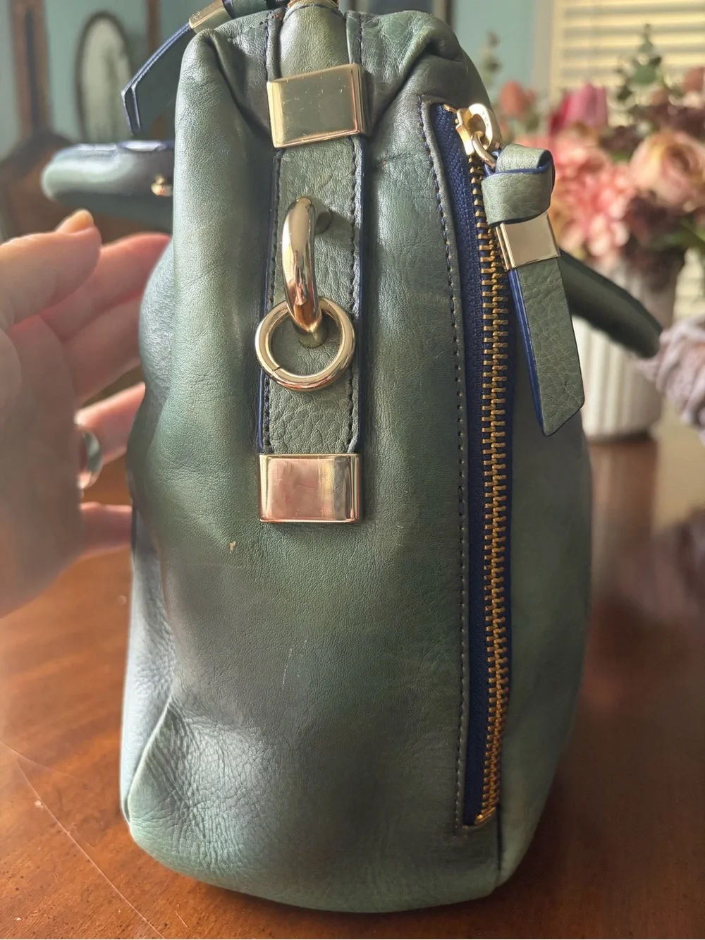 NWT Tre Vero Luxurious Italian Leather Satchel Handbag in blended Teal and Green